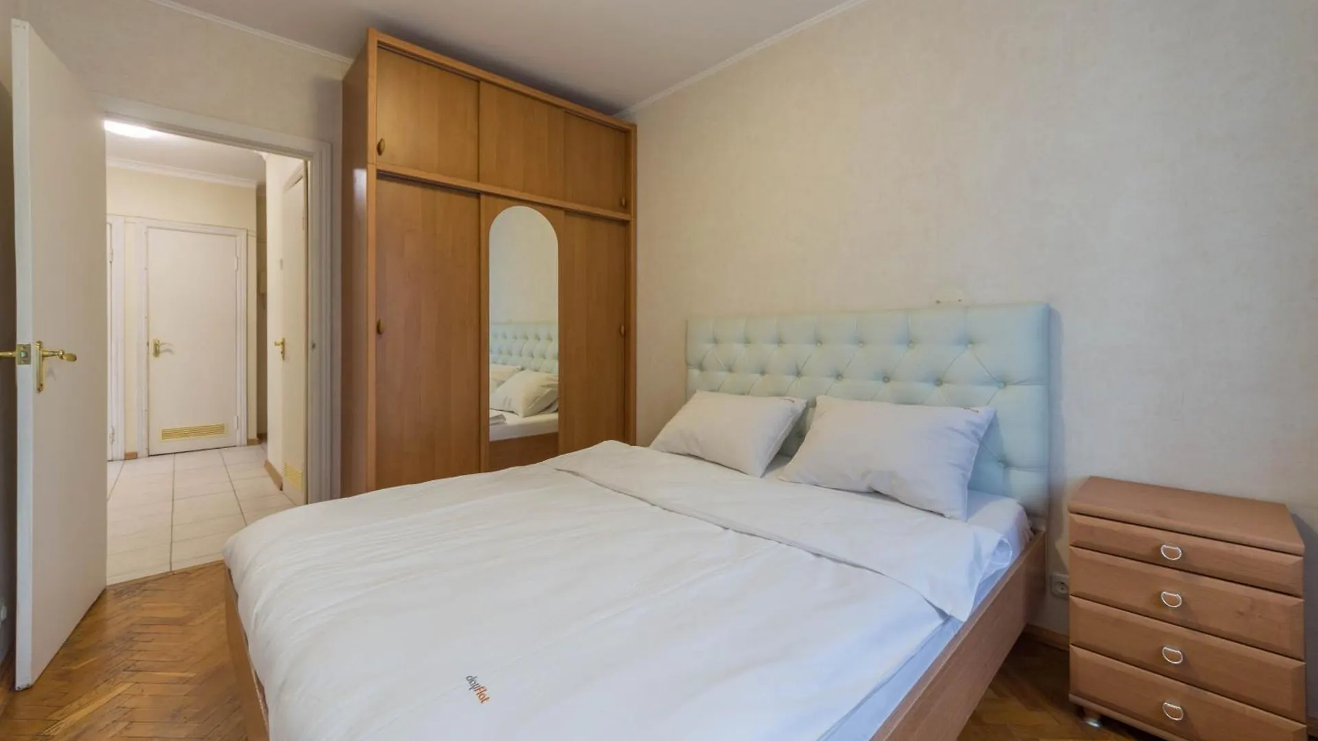 2-Кімнатна Квартира З Балконом Та Видом На Трц Гулівер Kyiv Apartment